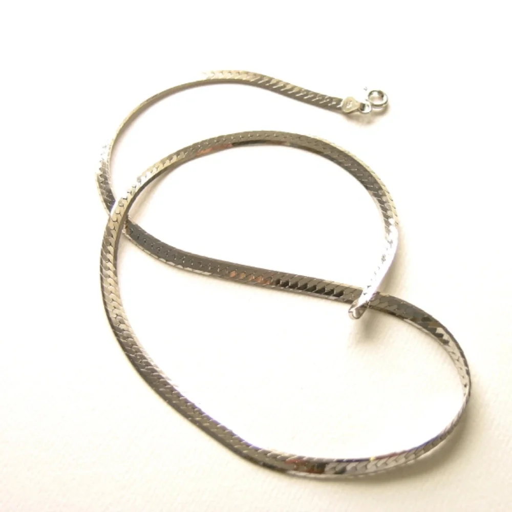 20" Sterling Silver Vintage Herringbone Necklace Made in Italy - Picture 8 of 8